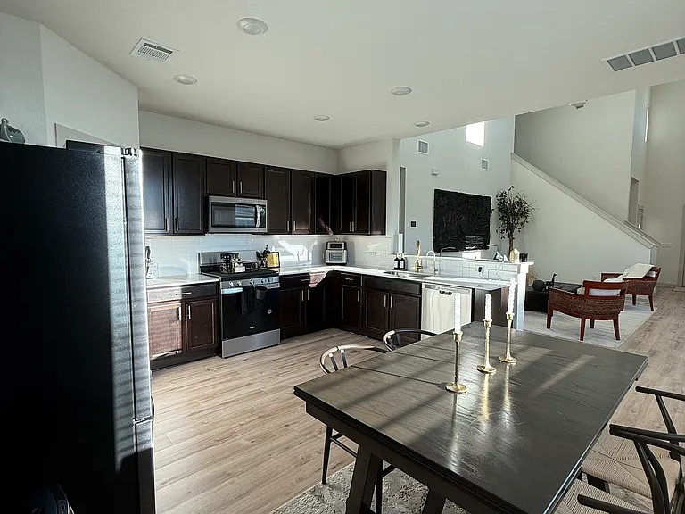 220 Merrick Rd — Photo 11