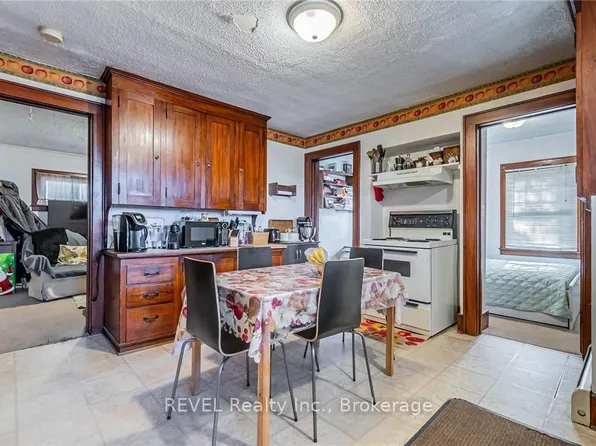 185 James St, Saint Catharines, ON L2R 5C4
