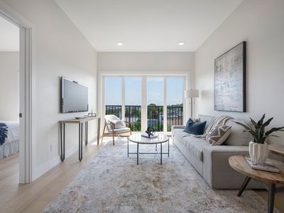 287 Maverick St #PENTHOUSE 504, Boston, MA, 02128
