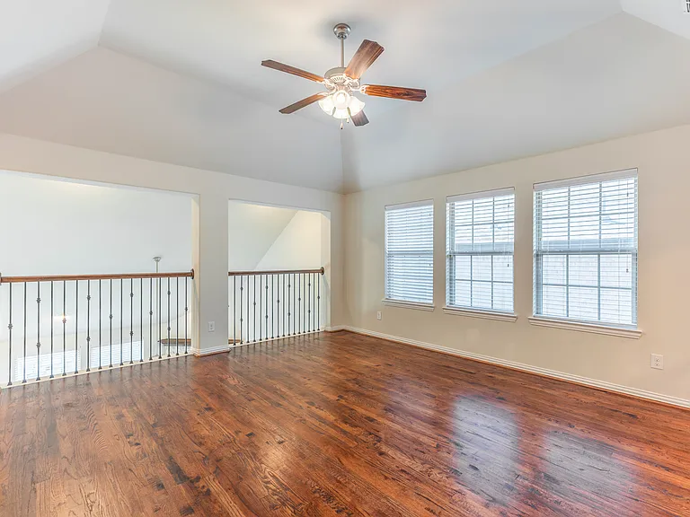 825 Warwick Blvd — Photo 32