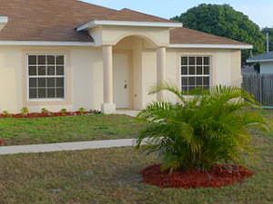 1st image of 357 NE Gladiola Ave