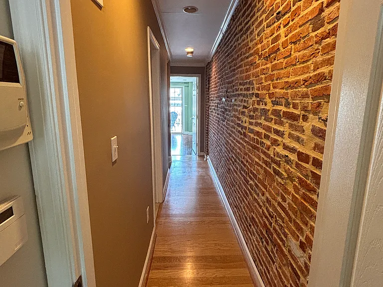 119 N Bradford St — Photo 14