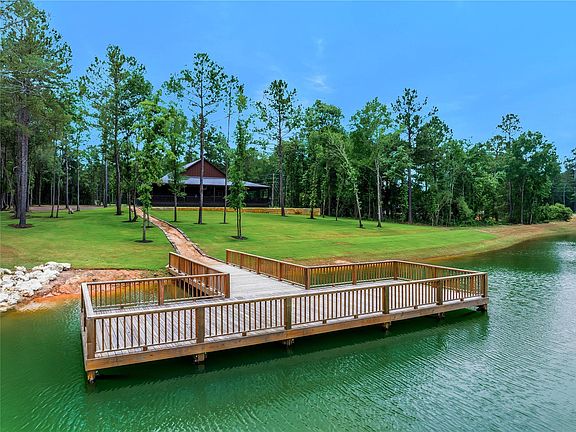 4th image of 183 Rustic Ranch Dr