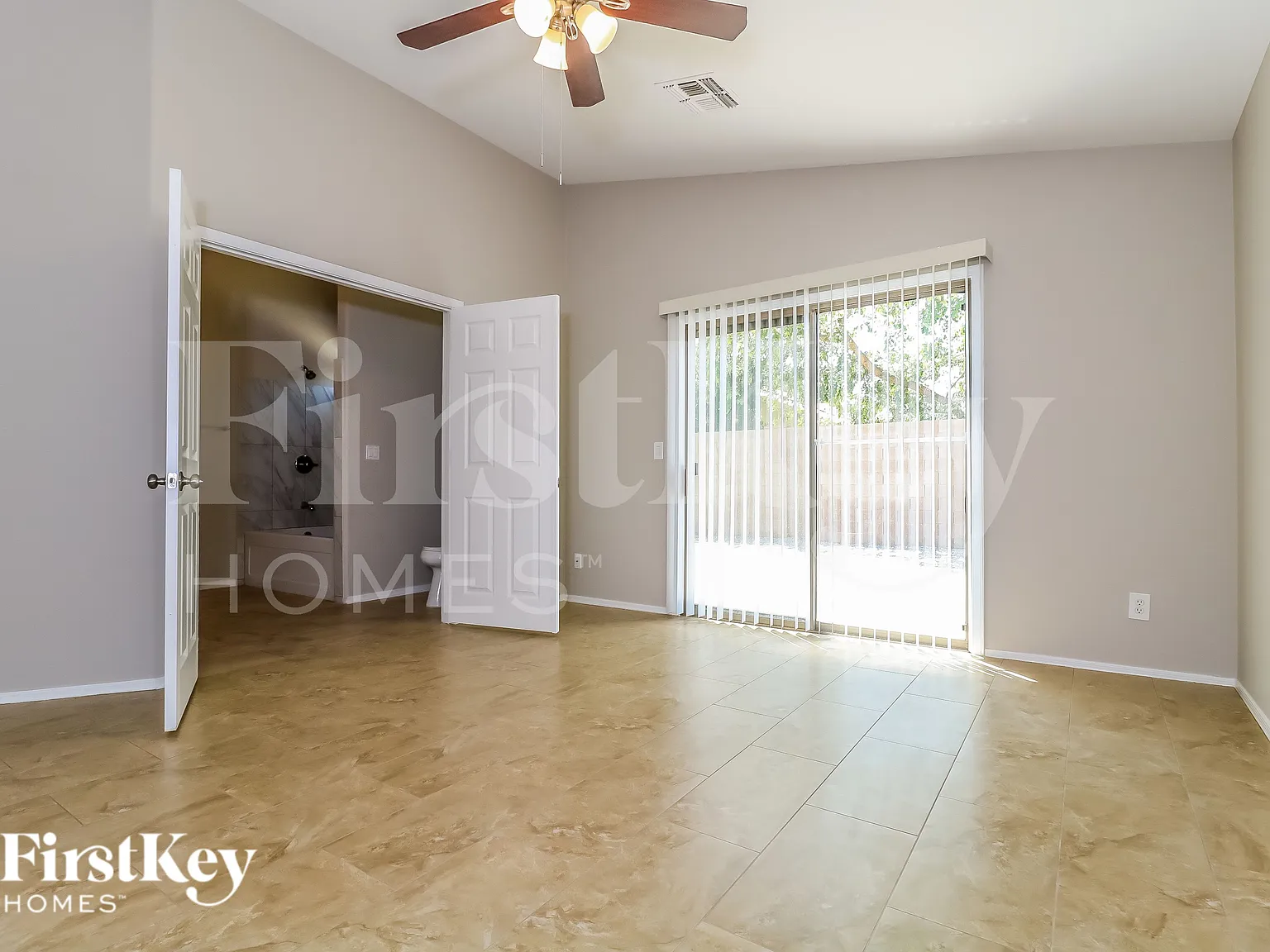 3 bed, 2.0 bath, 1692 sqft, $2,440 — Photo 3