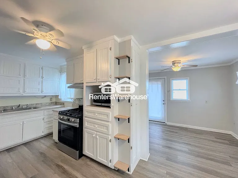 8455 Radnor Rd — Photo 11