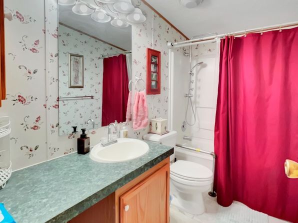2851 Verona Dr, Northville, MI 48167