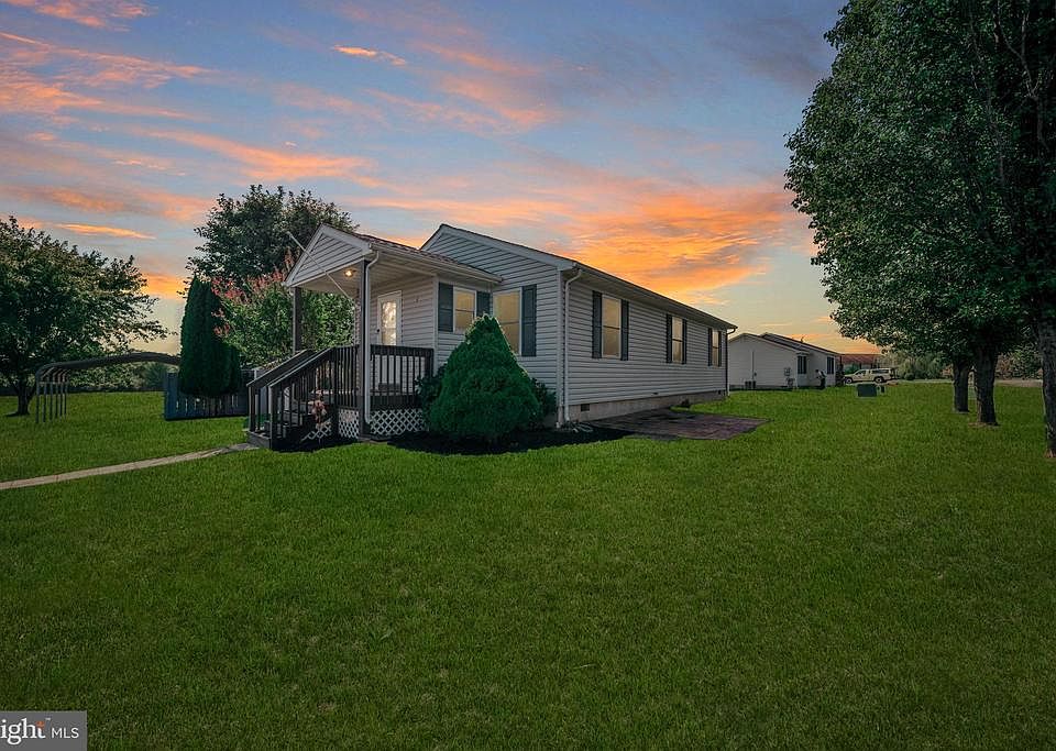 1st image of 8182 Mangum Ct