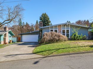 1021 Vista Dr, Grants Pass, OR