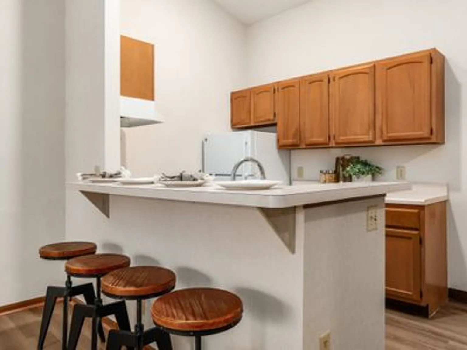 Southampton Apartments — Photo 4