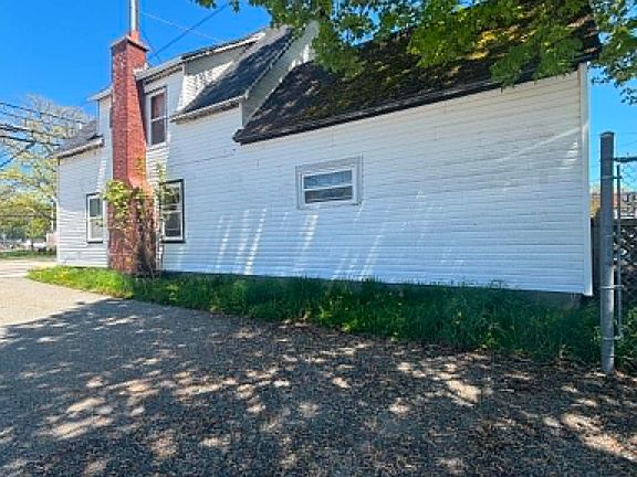 4th image of 33 Parade St