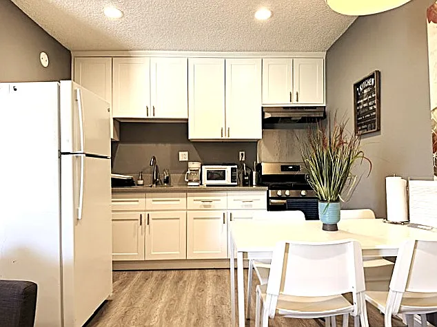 515 N Azusa Ave #F — Photo 7