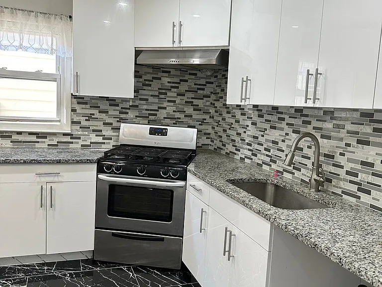 12 Colonial Dr #2 — Photo 8