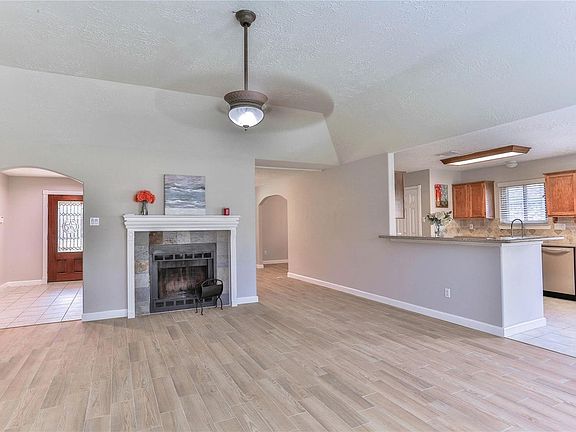 5th image of 7110 Yardley Dr