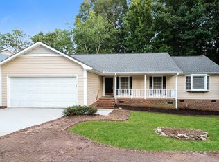 401 Latrobe Dr, Simpsonville, SC 29681