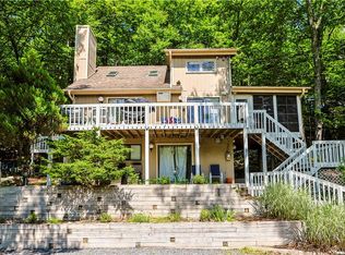 6463 Decker Rd, Bushkill, PA 18324