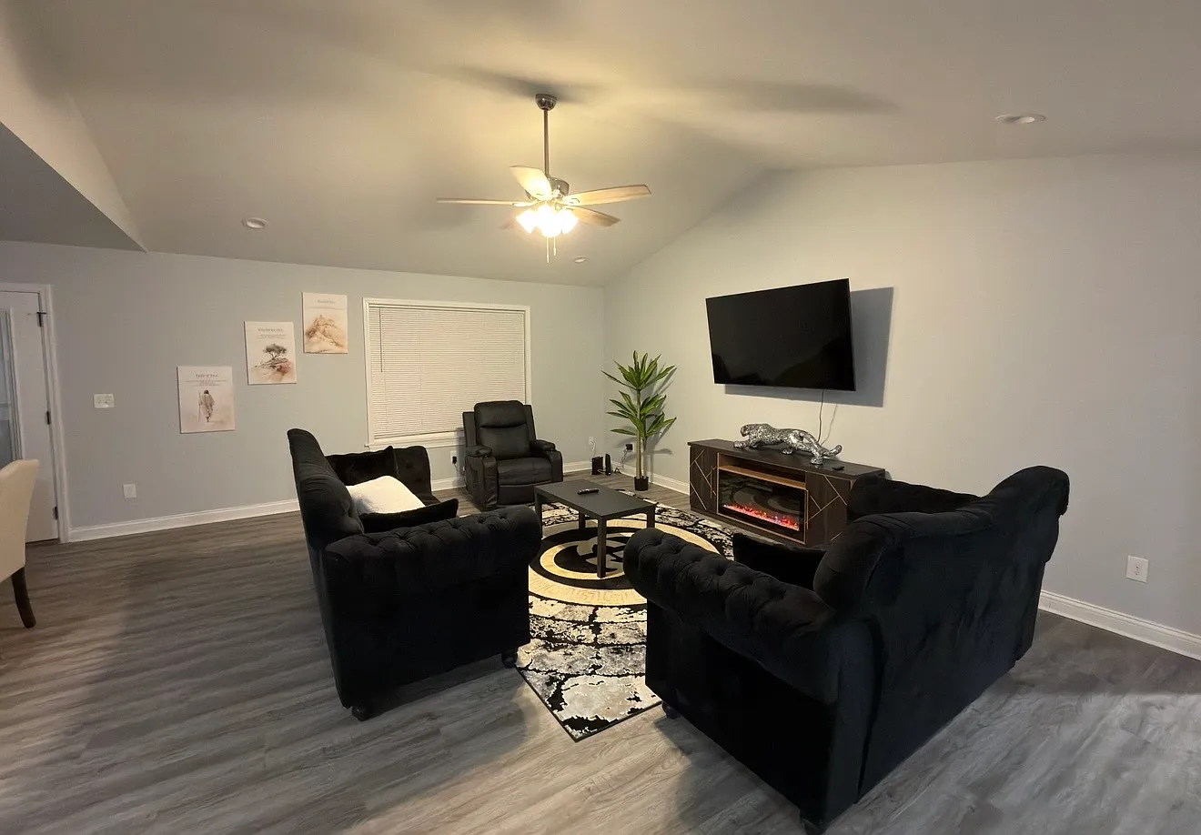 5 bed, 3189 sqft, $4,500 — Photo 2