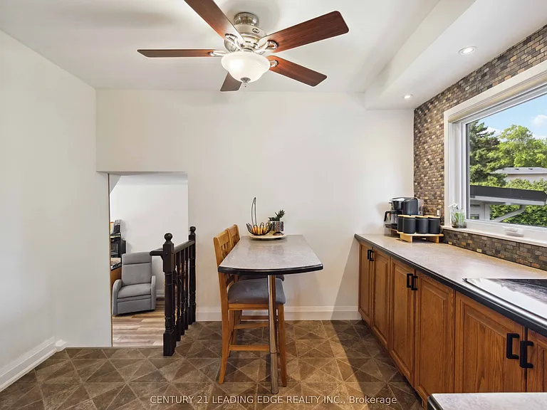 9 Trotters Ln — Photo 15
