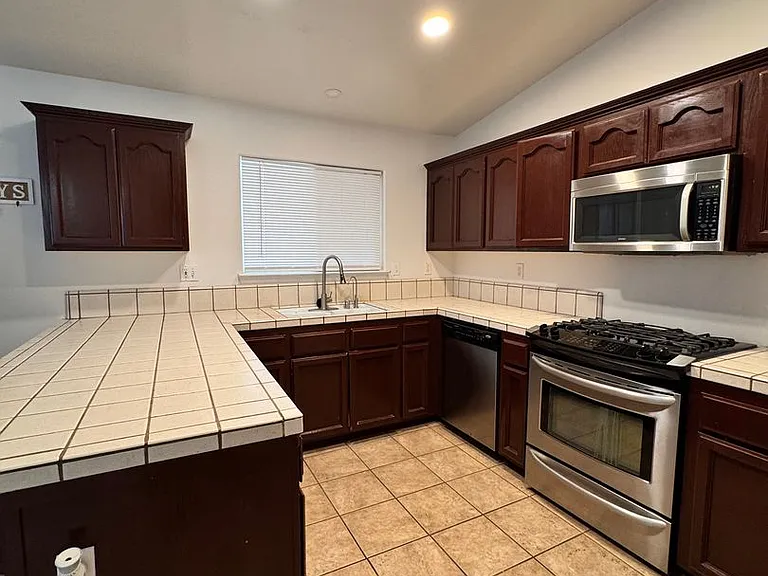 4012 Island Mist Ct — Photo 5