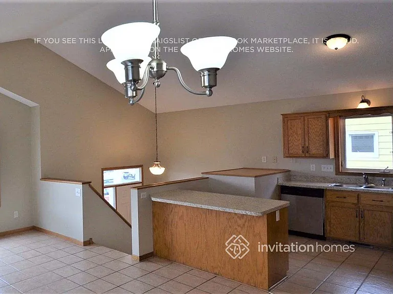 351 4th Ave S — Photo 4