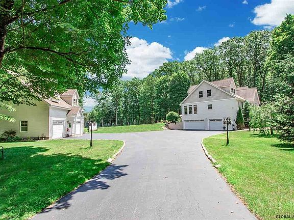 2nd image of 2 Elks Ln