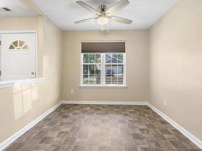 141 Clover Valley Dr — Photo 9