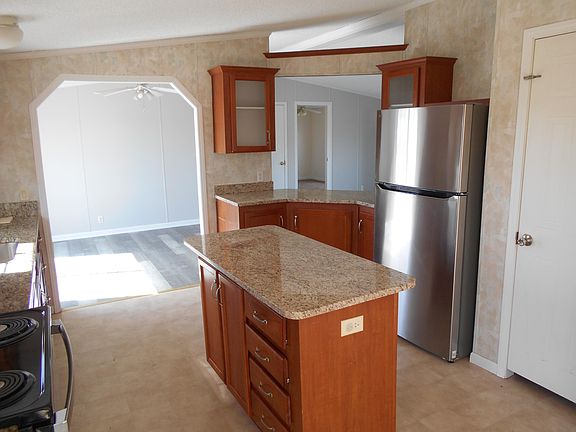 3rd image of 463 Sharp Rd