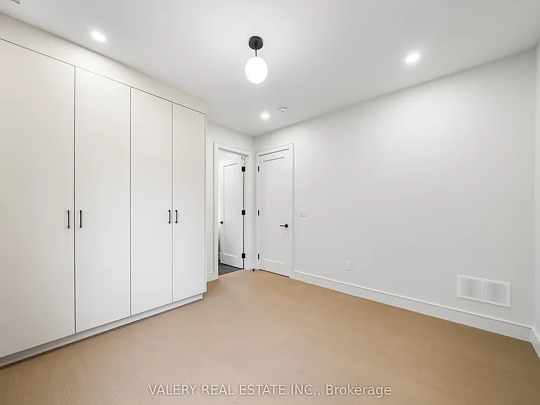 131 Dovercourt Rd #2 — Photo 13