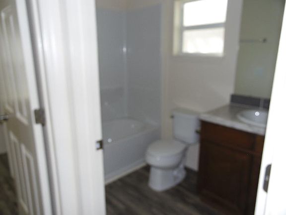 5th image of 2239 Chestnut Hills Dr