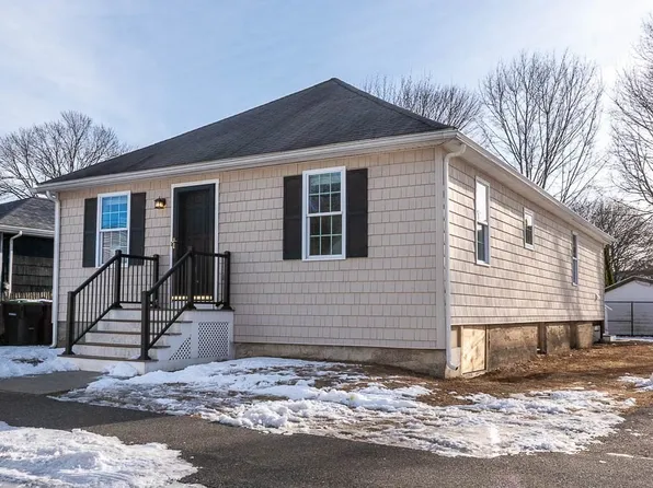 44 Holmes Rd, Dedham, MA 02026