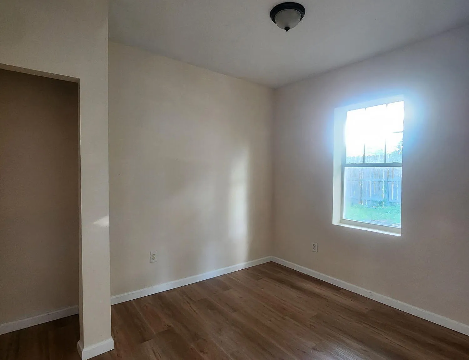 2 bed, 700 sqft, $1,100 — Photo 4