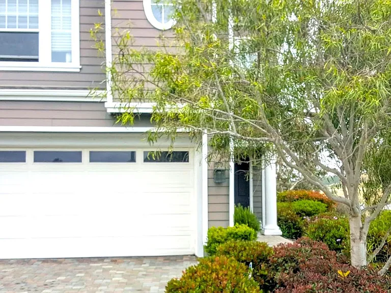 4755 Beachwood Ct — Photo 2
