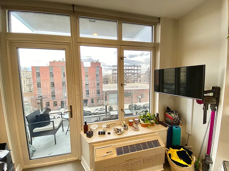 544 Manhattan Ave #4D — Photo 3