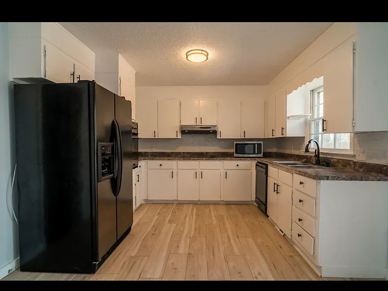 296 Monticello Pl — Photo 6