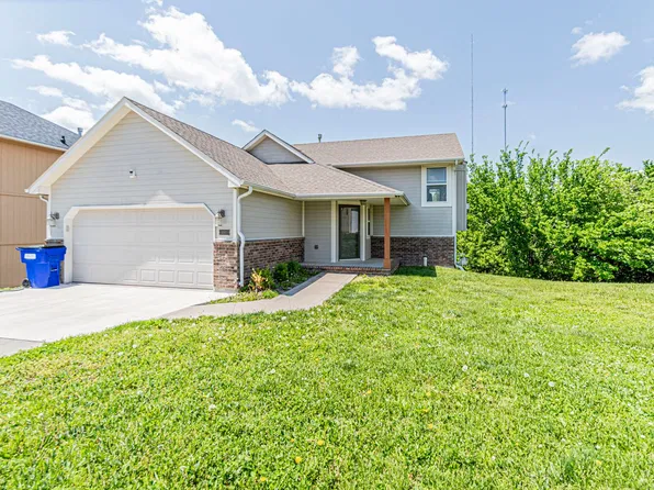 1002 Sandusky Dr, Junction City, KS 66441