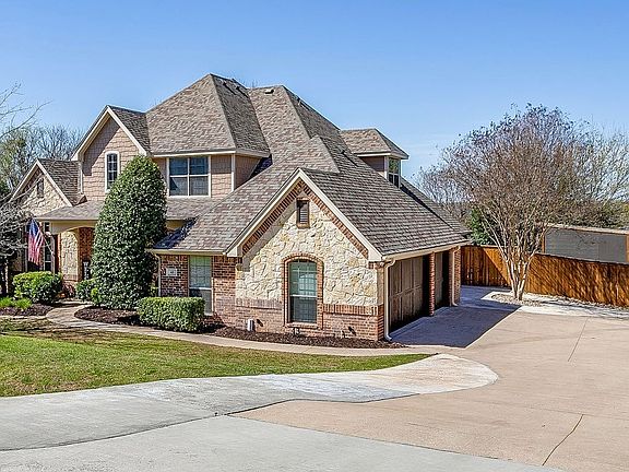 2nd image of 43 Crown Rd