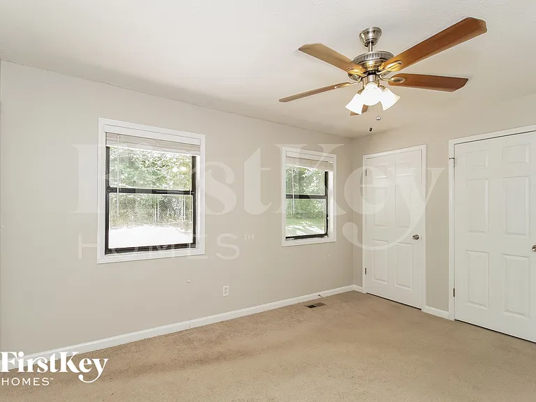 585 Kurtz Rd — Photo 9