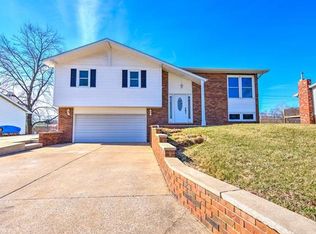 718 W Airwood Dr, East Alton, IL