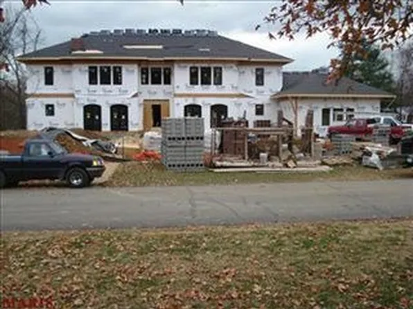 40 Lynnbrook Rd, Saint Louis, MO 63131