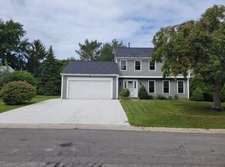 16 Winterberry Loop, West Henrietta, NY 14586