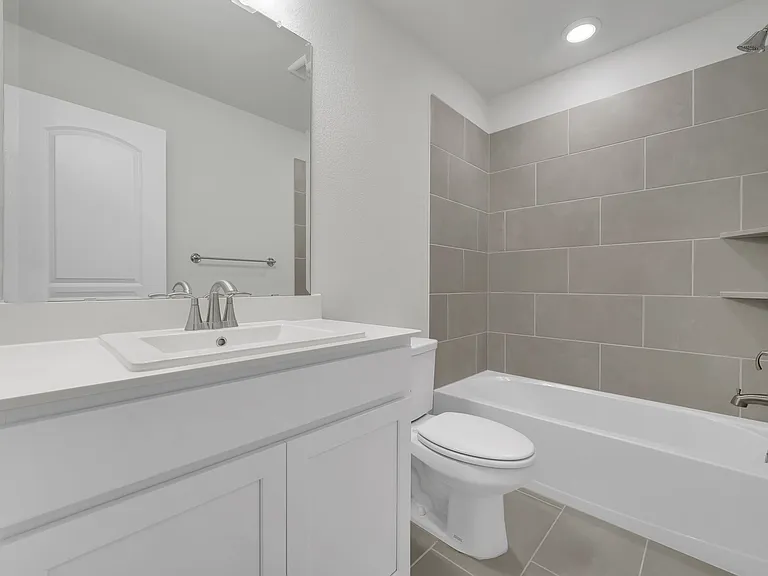 7929 Bayside Dr — Photo 35