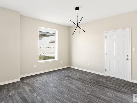 4th image of 5701 Notre Dame Ave
