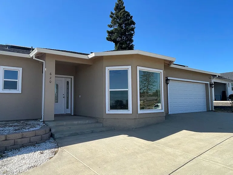 620 Circlewood Dr — Photo 3
