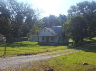 990 White Oak Rd, Irvine, KY 40336