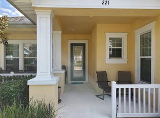 221 Sunset Crest Ct, Apollo Beach, FL 33572