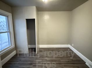 3244A N 21st St, Milwaukee, WI