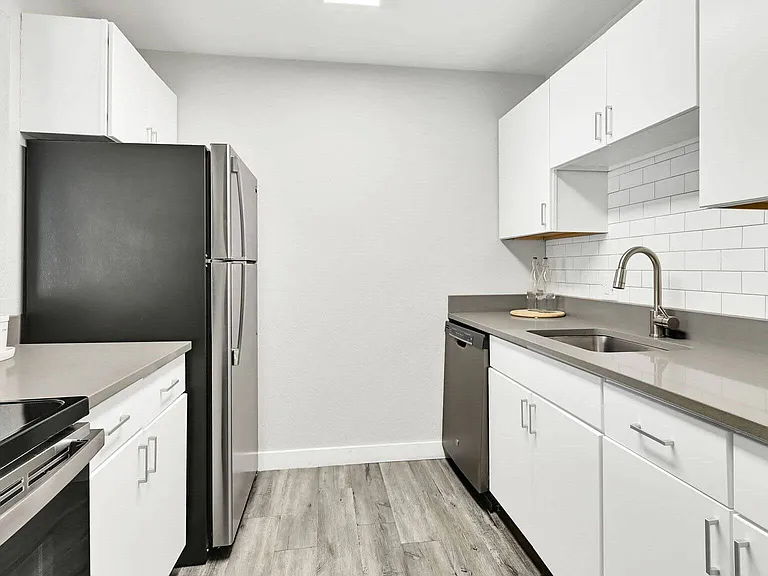 Park Capitol Apartment Homes — Photo 17