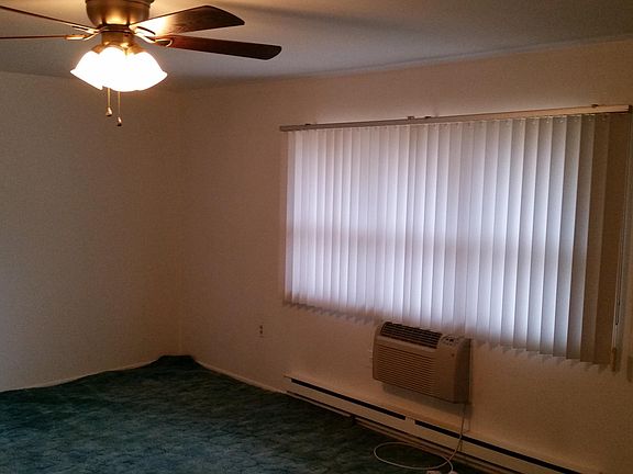 4th image of 246 Columbine Avenue #B