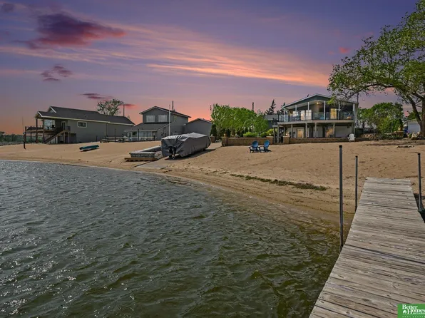 17313 Yucca Cir, Bellevue, NE 68123