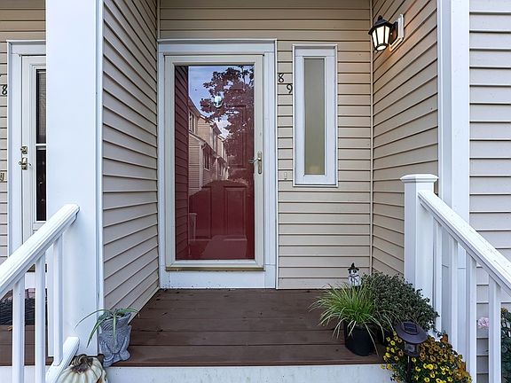 2nd image of 89 Gaslight Ln