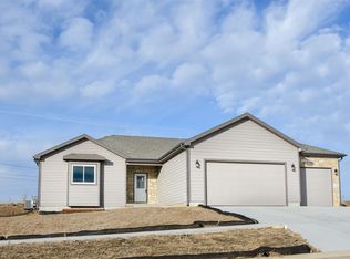 4704 N Dwight Dr, Manhattan, KS 66502